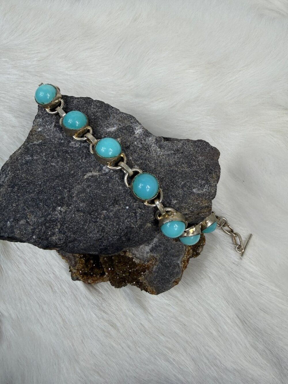 Silver Tone w/ Blue Glass Cabs Link Bracelet  6.5 - 7.5" .5" wide Toggle clasp